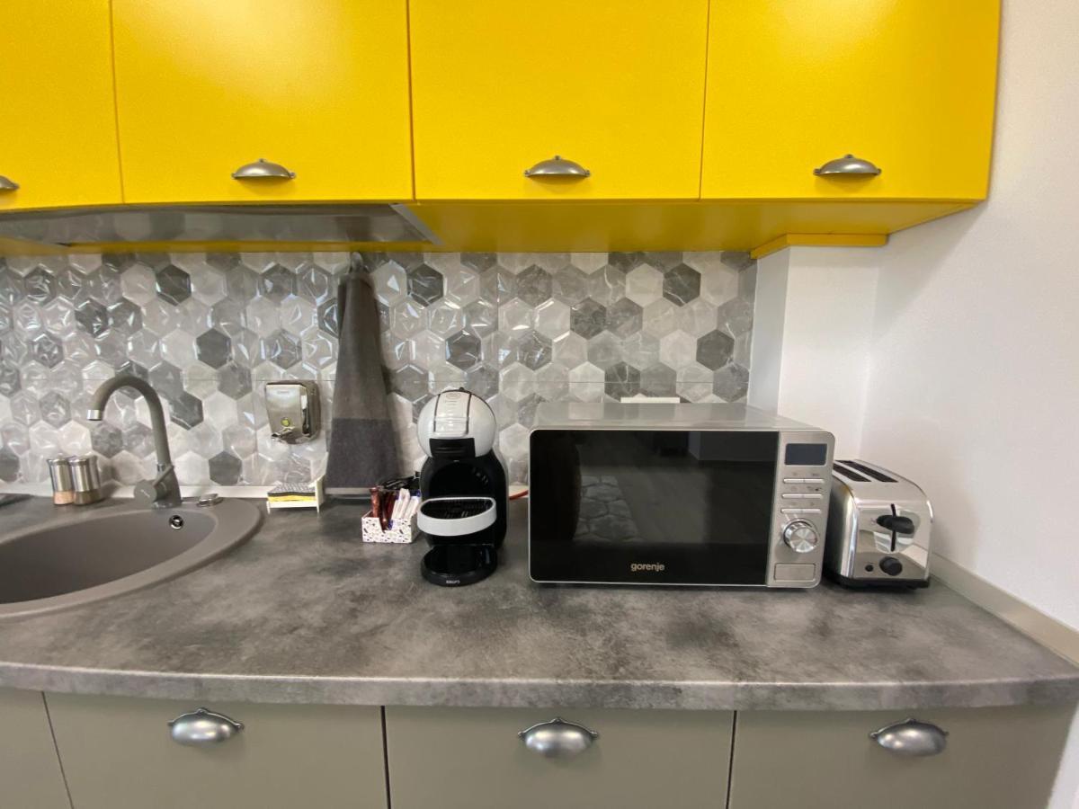 Alemar Sunny Apartment นาโวดาริ ภายนอก รูปภาพ